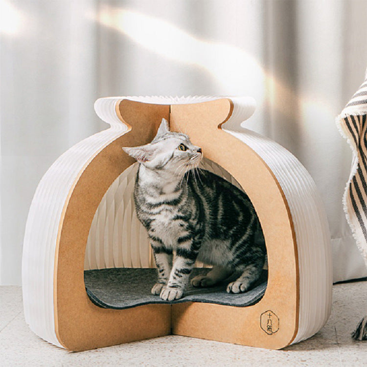 Enclosed Cat House Can Be Used In All Seasons To Keep Warm In Winter