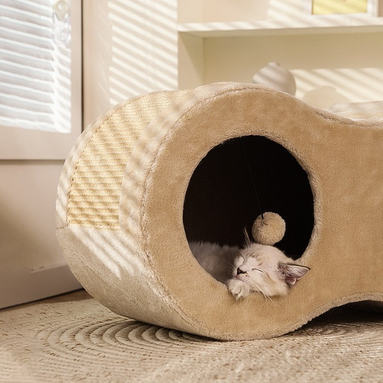 Closed Type Warm Cat House In Winter